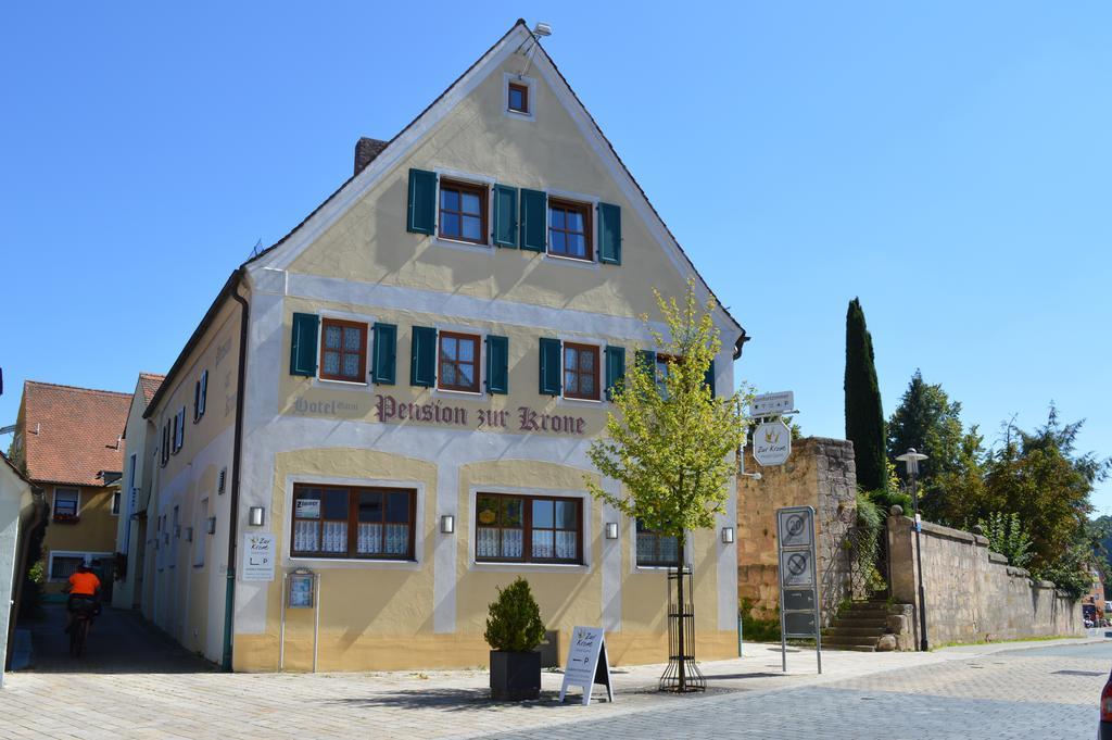 Hotel Garni Und Apartments Zur Krone Hilpoltstein Exterior foto